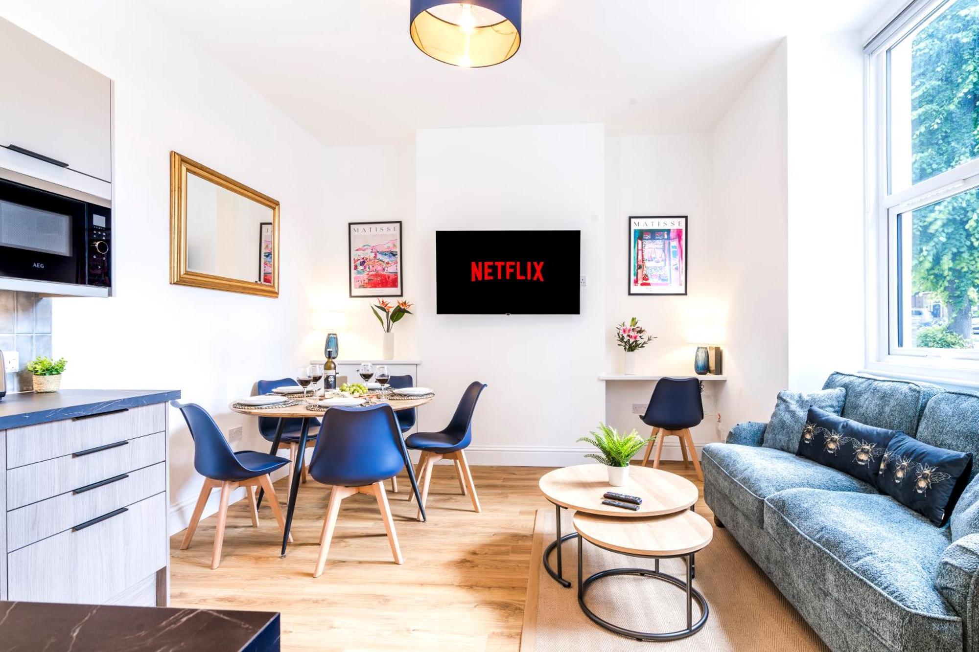Cozy 2 Bedroom Apartment In Sutton Сътън Екстериор снимка
